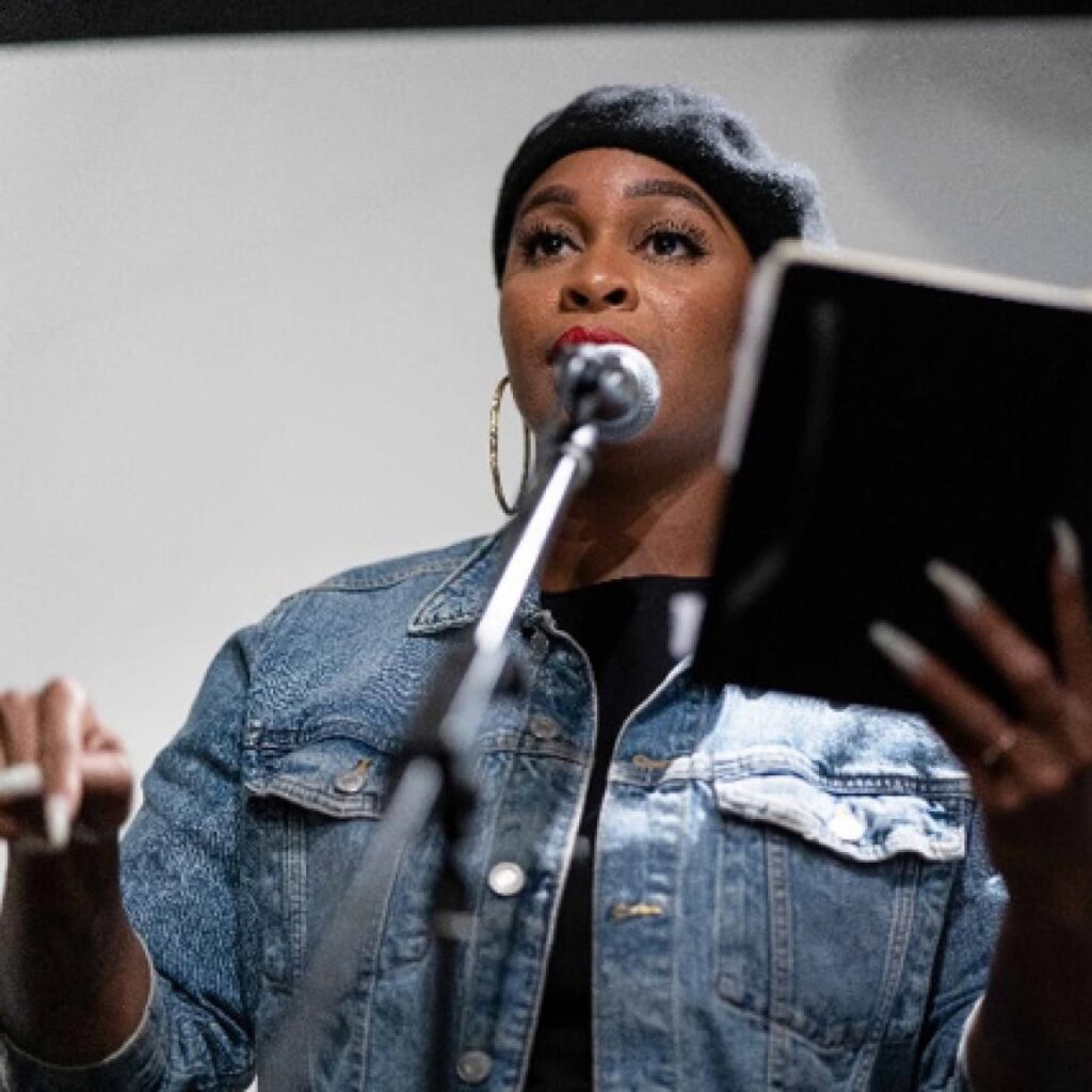 Foto van Spoken Word Artieste Jurgera Hassell